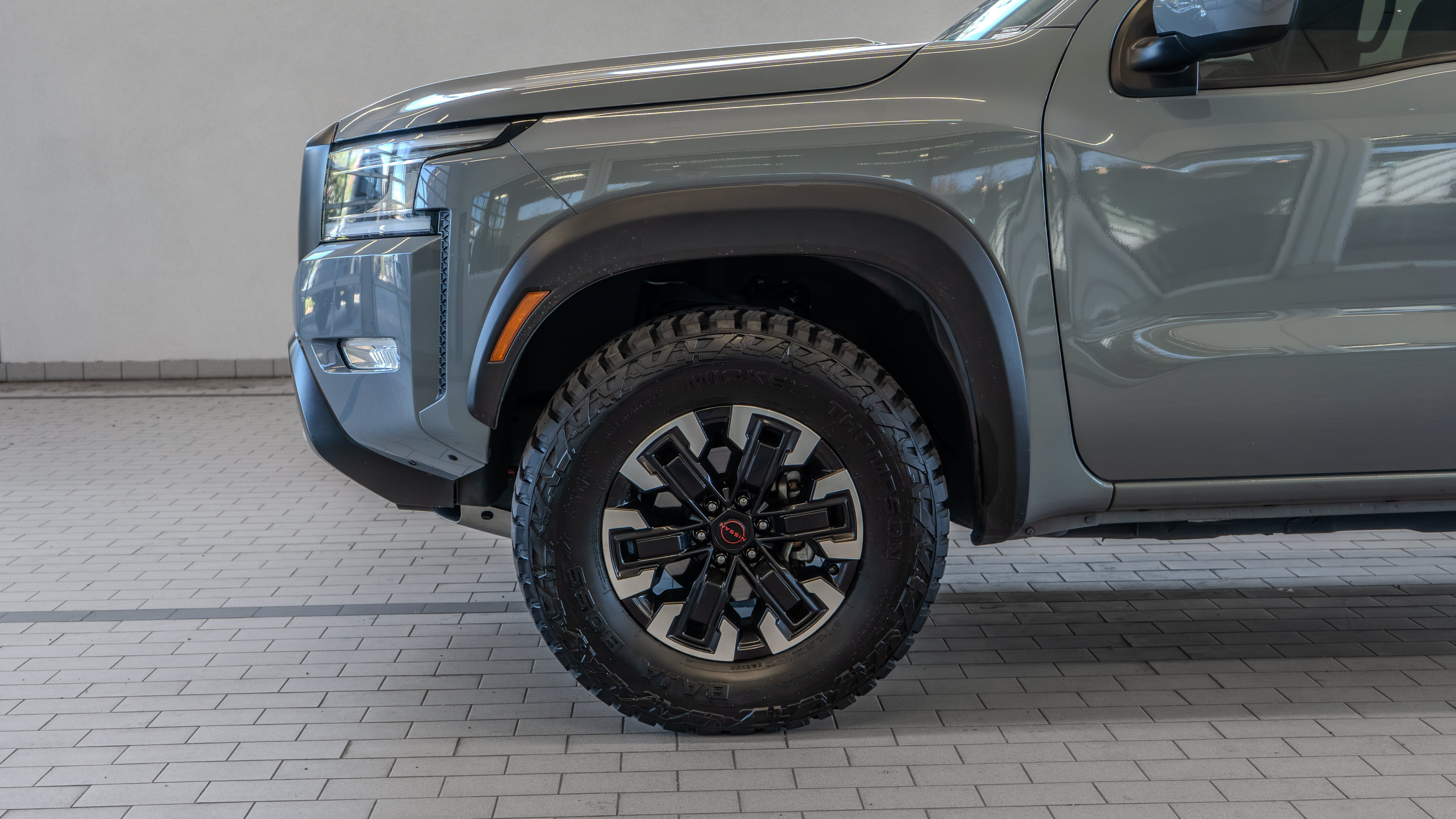 Used 2024 Nissan Frontier PRO-4X w/ Technology Package AWD/4WD image 4
