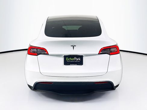 Used 2021 Tesla Model Y Long Range AWD/4WD image 7