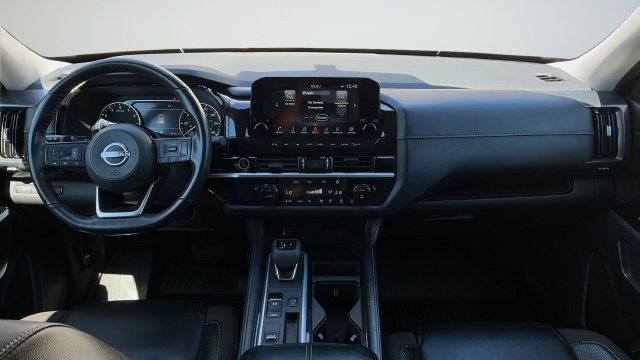 Used 2022 Nissan Pathfinder SL FWD image 9