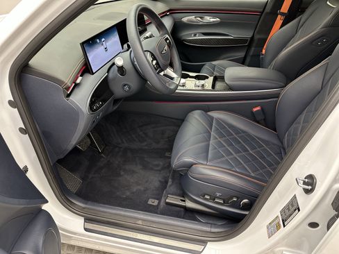 Certified 2026 Genesis GV70 3.5T Sport Prestige AWD/4WD image 11