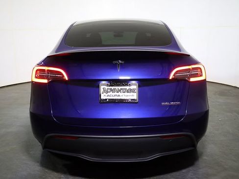 Used 2024 Tesla Model Y Performance image 10