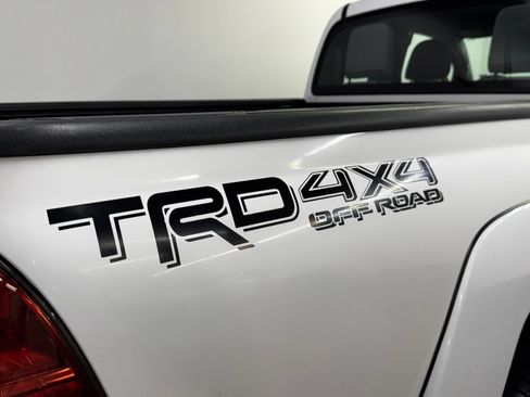 Used 2015 Toyota Tacoma 4x4 Access Cab V6 image 9