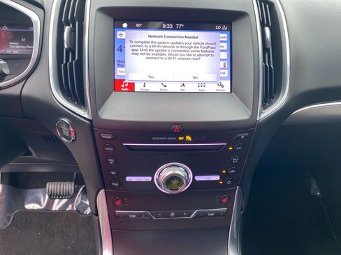 Used 2019 Ford Edge Titanium w/ Cold Weather Package AWD/4WD image 12