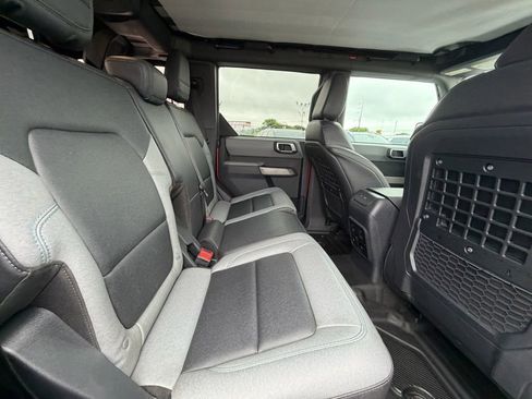 Used 2023 Ford Bronco Black Diamond w/ Sasquatch Package AWD/4WD image 18