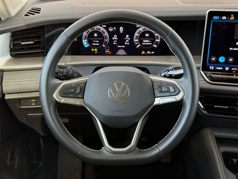 Used 2026 Volkswagen Tiguan SE AWD/4WD image 24