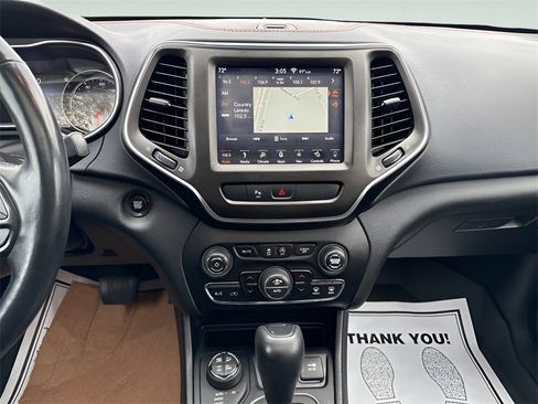Used 2019 Jeep Cherokee Trailhawk w/ Comfort/Convenience Group image 14