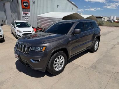 Used 2021 Jeep Grand Cherokee Laredo