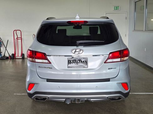 Used 2018 Hyundai Santa Fe SE w/ SE Ultimate Tech Package 03 image 5