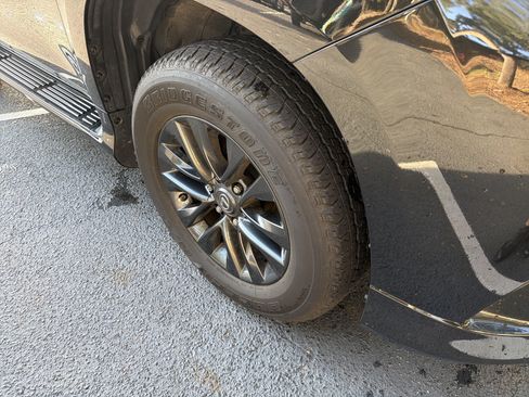 Certified 2023 Lexus GX 460 Premium w/ Premium Package AWD/4WD image 11