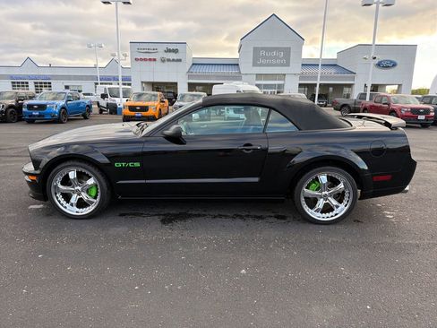 Used 2008 Ford Mustang GT RWD image 2