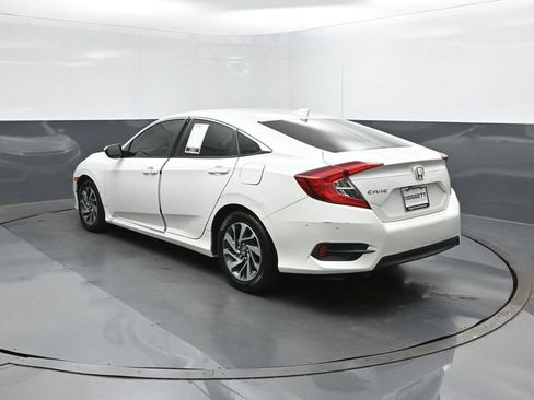 Used 2018 Honda Civic EX image 5