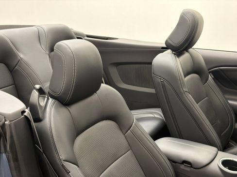 Used 2025 Ford Mustang GT Premium RWD image 12