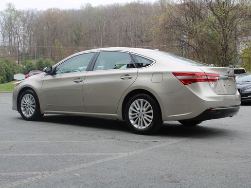 Used 2015 Toyota Avalon XLE Touring FWD image 4
