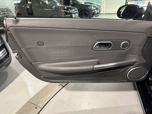 Used 2005 Chrysler Crossfire Limited RWD image 10