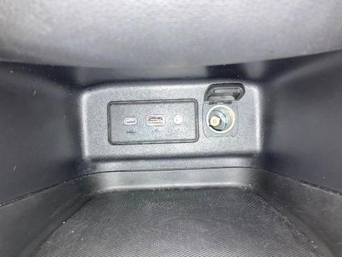 Used 2019 Chevrolet Equinox LT FWD image 25
