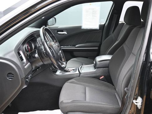 Used 2019 Dodge Charger SXT AWD/4WD image 16