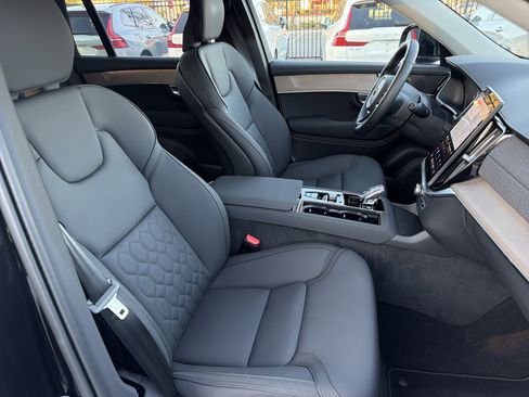 Certified 2025 Volvo XC90 B5 Plus image 35