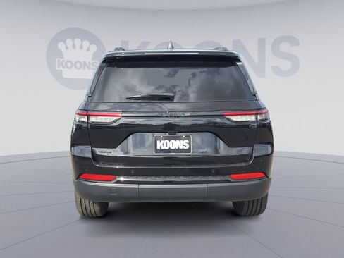 New 2025 Jeep Grand Cherokee Altitude image 5