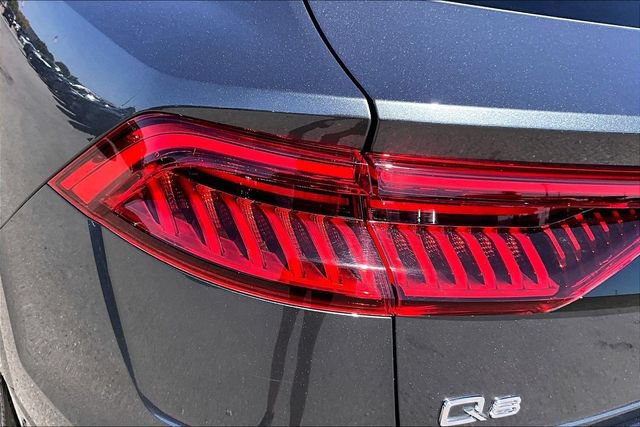 Used 2021 Audi Q8 Prestige w/ Prestige Package AWD/4WD image 32