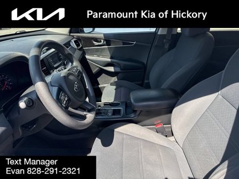 Used 2017 Kia Sorento FWD image 19