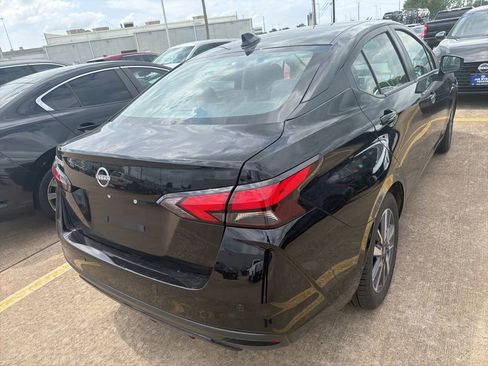 Used 2025 Nissan Versa SV FWD image 5