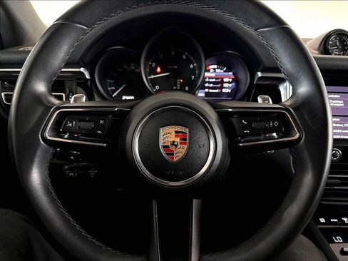 Used 2023 Porsche Macan AWD/4WD image 18