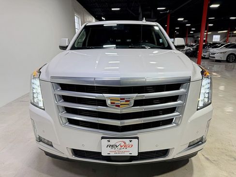 Used 2016 Cadillac Escalade ESV Premium image 9