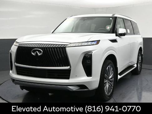 Certified 2026 INFINITI QX80 Luxe AWD/4WD image 3