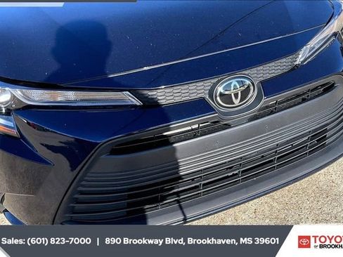 Used 2024 Toyota Corolla LE image 21