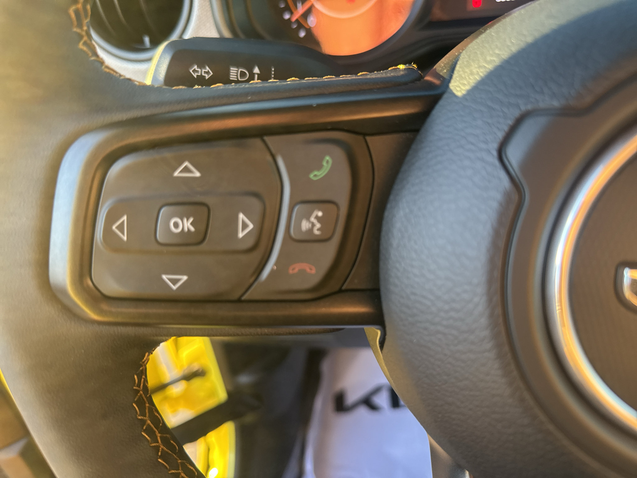 Used 2024 Jeep Gladiator Sport AWD/4WD image 17
