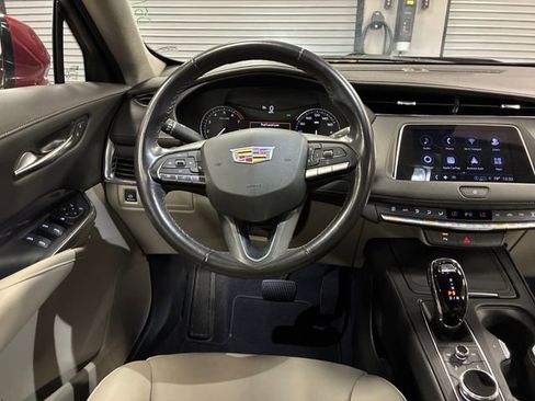 Certified 2023 Cadillac XT4 Luxury FWD image 13