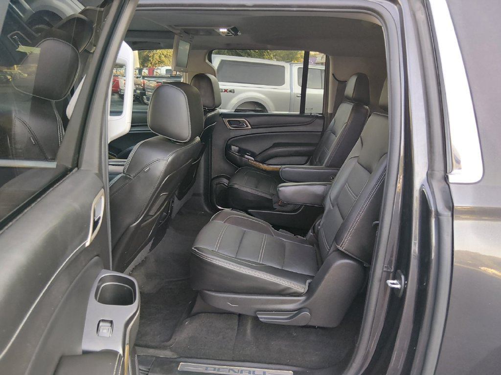 Used 2016 GMC Yukon XL Denali w/ Open Road Package RWD image 16
