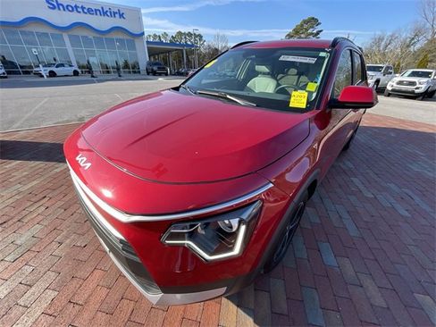 Used 2024 Kia Niro EX image 7