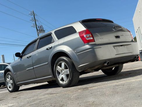 Used 2005 Dodge Magnum R/T w/ Convenience Group II AWD/4WD image 3