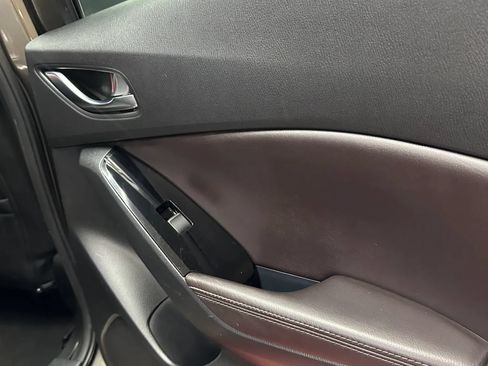 Used 2017 MAZDA MAZDA3 Grand Touring FWD image 26