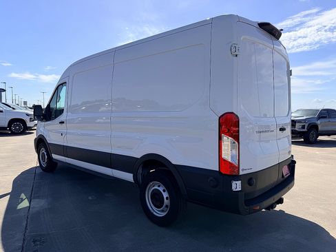 Used 2024 Ford Transit 250 148 Medium Roof RWD image 5