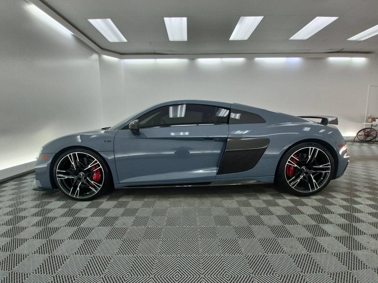 Used 2020 Audi R8 V10 performance AWD/4WD image 2