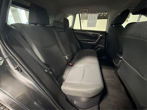Used 2021 Toyota RAV4 LE AWD/4WD image 15