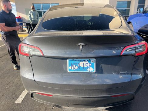 Used 2023 Tesla Model Y Long Range image 10
