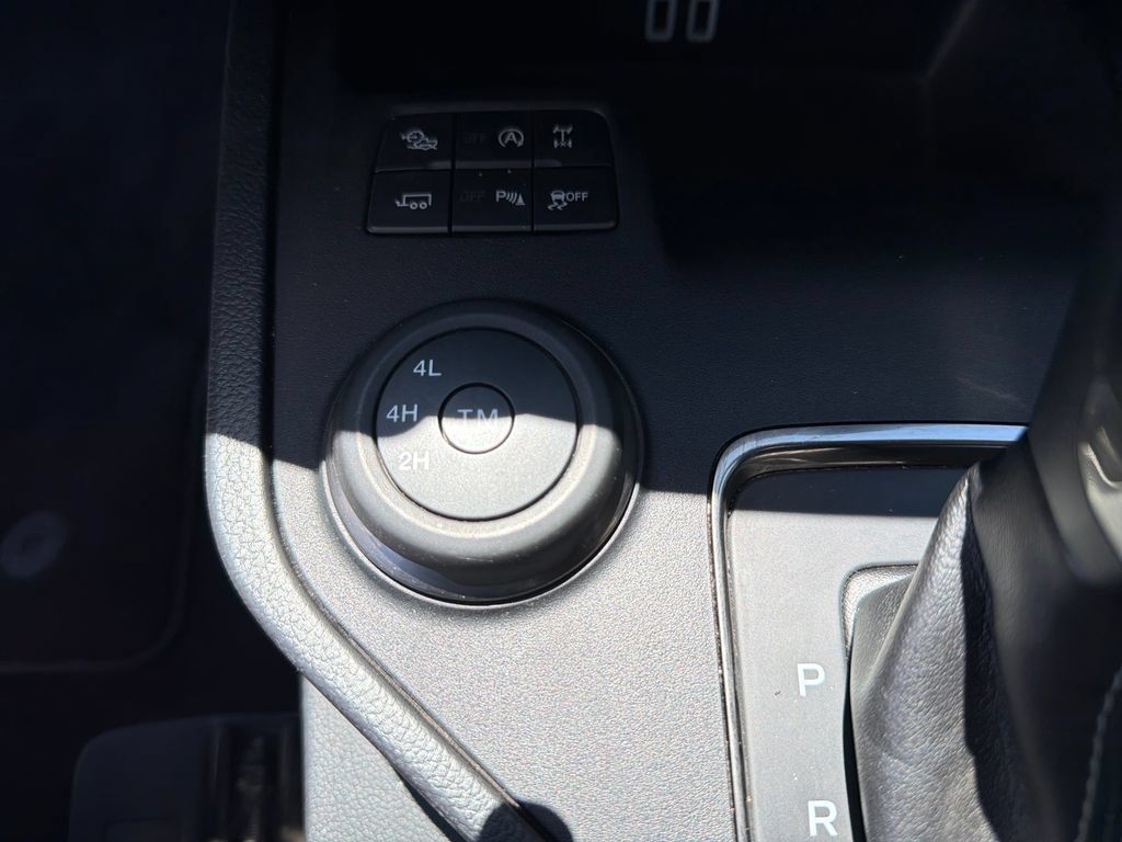 Used 2019 Ford Ranger Lariat w/ FX4 Off-Road Package AWD/4WD image 28