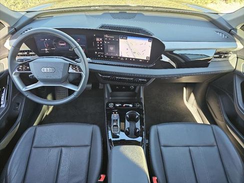 Used 2025 Audi Q6 e-tron Premium w/ Convenience Package image 4