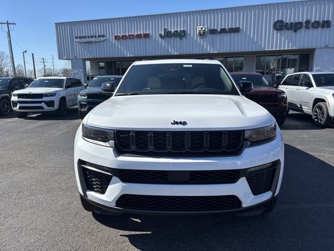 New 2026 Jeep Grand Cherokee Limited AWD/4WD image 2