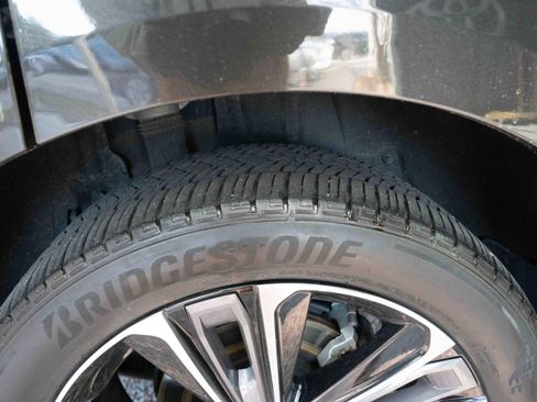 Used 2023 Toyota bZ4X Limited image 31