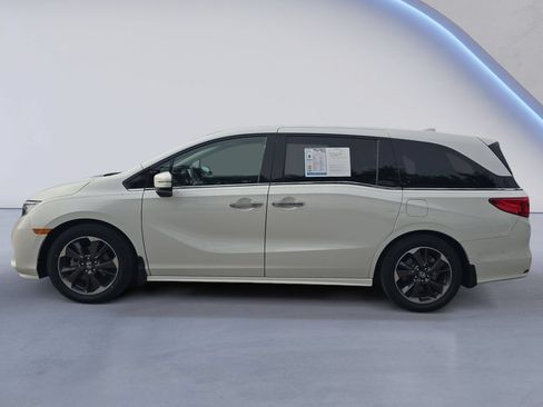 Used 2023 Honda Odyssey Elite image 2