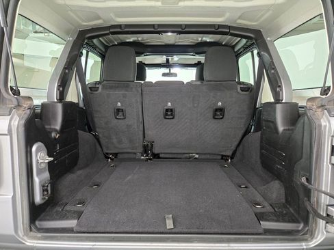 Used 2021 Jeep Wrangler Unlimited Sahara AWD/4WD image 20