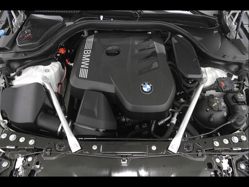 Certified 2024 BMW 530i xDrive w/ M Sport Package AWD/4WD image 19