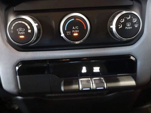 Used 2022 RAM 1500 Big Horn RWD image 34