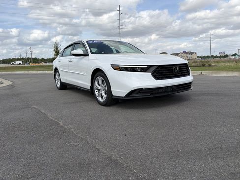 Certified 2025 Honda Accord LX image 7