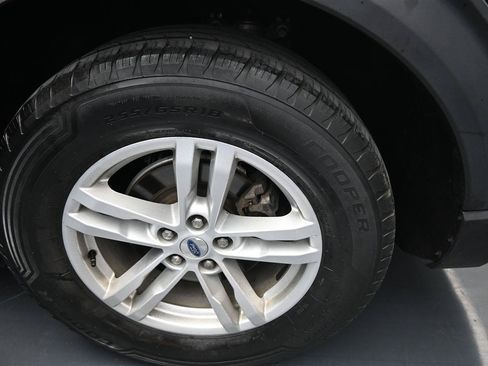 Used 2021 Ford Explorer XLT w/ Equipment Group 202A RWD image 18