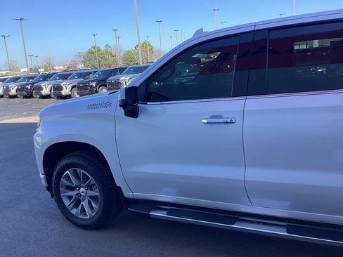 Used 2021 Chevrolet Silverado 1500 High Country w/ Safety Package II image 7
